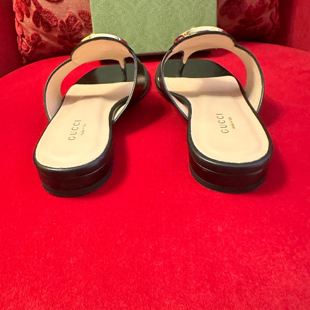 Gucci Black Sandals with Gold Logo - Picture 3 of 10